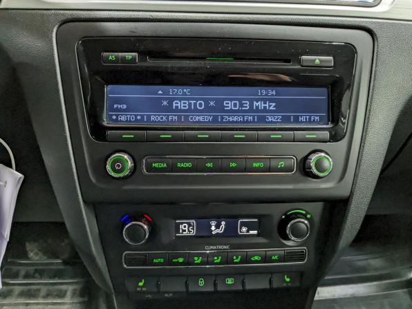 Skoda Rapid I с пробегом 2014 года, цена 1 020 000 рублей, 114450 км, лифтбек, Автокод Объявления