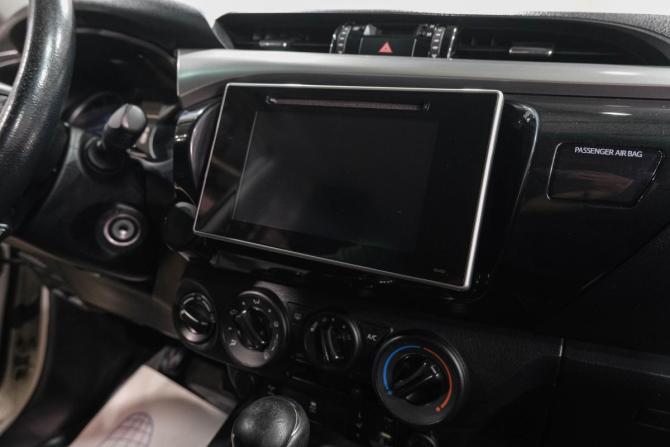 Toyota Hilux VIII с пробегом 2016 года, цена 2 919 000 рублей, 220000 км, offers.body_type.unknown, Автокод Объявления