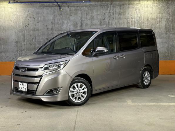 Toyota Noah III (R80) Рестайлинг с пробегом 2019 года, цена 2 799 000 рублей, 48005 км, минивэн, Автокод Объявления