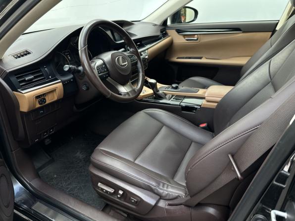 Lexus ES VI Рестайлинг с пробегом 2018 года, цена 2 375 000 рублей, 210695 км, седан, Автокод Объявления