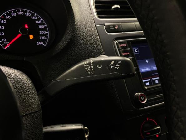 Volkswagen Polo V Рестайлинг с пробегом 2019 года, цена 1 290 000 рублей, 88243 км, седан, Автокод Объявления