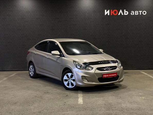 Hyundai Solaris I с пробегом 2013 года, цена 730 000 рублей, 240941 км, седан, Автокод Объявления