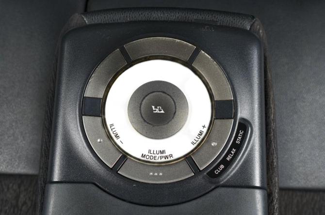 Toyota bB II Рестайлинг с пробегом 2013 года, цена 999 000 рублей, 123000 км, компактвэн, Автокод Объявления