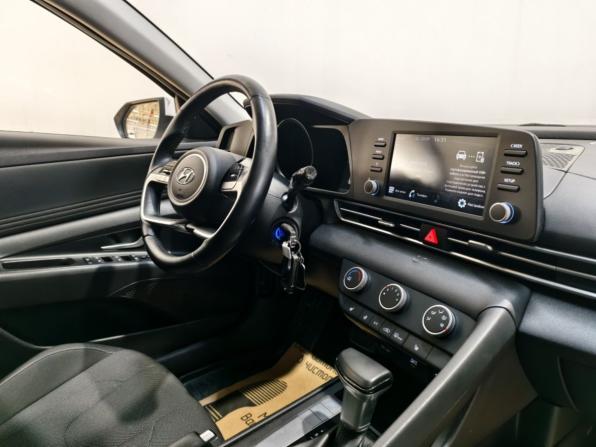 Hyundai Elantra VII (CN7) с пробегом 2021 года, цена 2 150 000 рублей, 40875 км, седан, Автокод Объявления