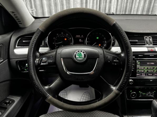 Skoda Superb II с пробегом 2012 года, цена 1 045 000 рублей, 280800 км, лифтбек, Автокод Объявления