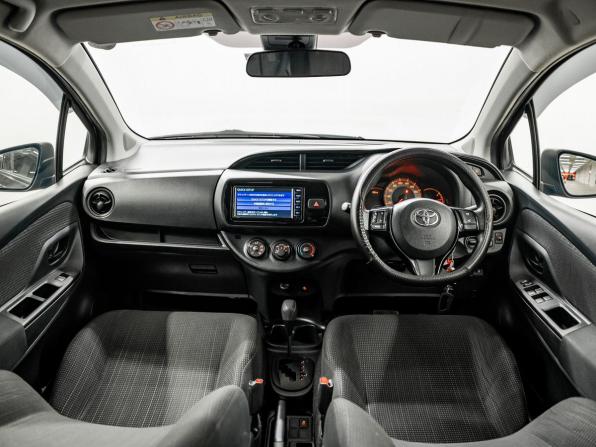 Toyota Vitz III (XP130) Рестайлинг 2 с пробегом 2019 года, цена 1 000 000 рублей, 105400 км, хэтчбек, Автокод Объявления