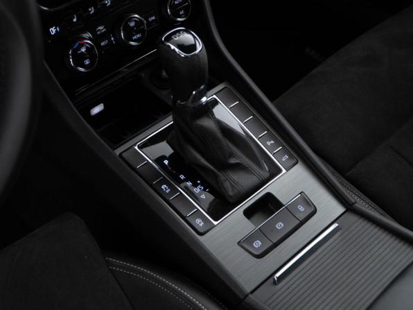 Skoda Superb III Рестайлинг с пробегом 2021 года, цена 2 050 077 рублей, 247188 км, лифтбек, Автокод Объявления