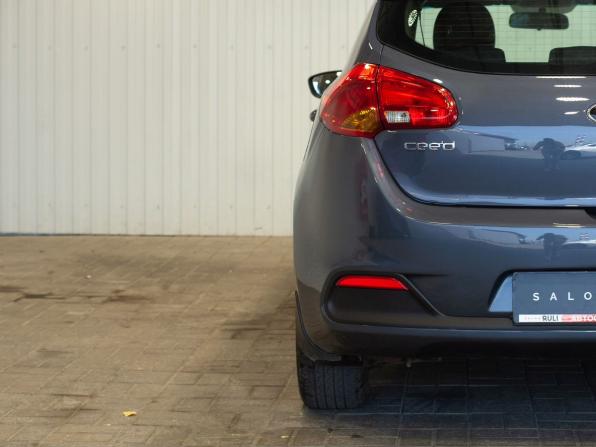 Kia Ceed II Рестайлинг с пробегом 2015 года, цена 1 085 000 рублей, 179363 км, хэтчбек, Автокод Объявления