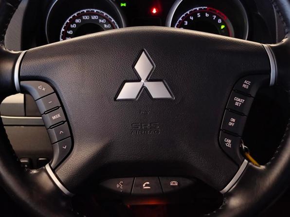 Mitsubishi Pajero IV Рестайлинг 2 с пробегом 2015 года, цена 2 018 000 рублей, 181780 км, внедорожник, Автокод Объявления