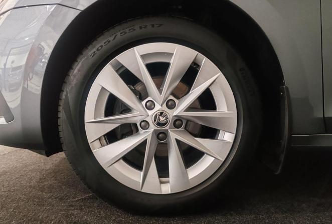 Skoda Octavia IV (A8) с пробегом 2020 года, цена 2 699 000 рублей, 50296 км, лифтбек, Автокод Объявления