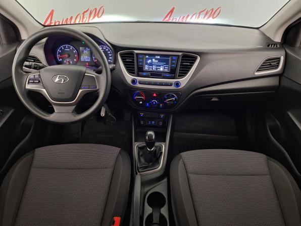 Hyundai Solaris II с пробегом 2018 года, цена 1 275 000 рублей, 109384 км, седан, Автокод Объявления