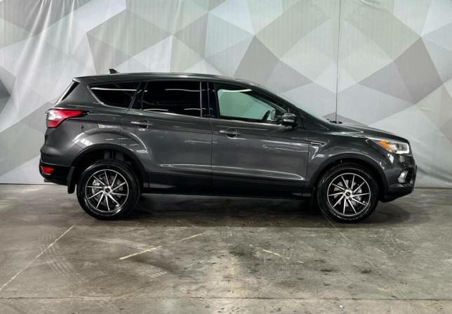 Ford Kuga II Рестайлинг с пробегом 2017 года, цена 1 780 000 рублей, 80400 км, внедорожник, Автокод Объявления