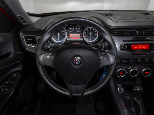 Alfa Romeo Giulietta III с пробегом 2013 года, цена 995 000 рублей, 146225 км, хэтчбек, Автокод Объявления