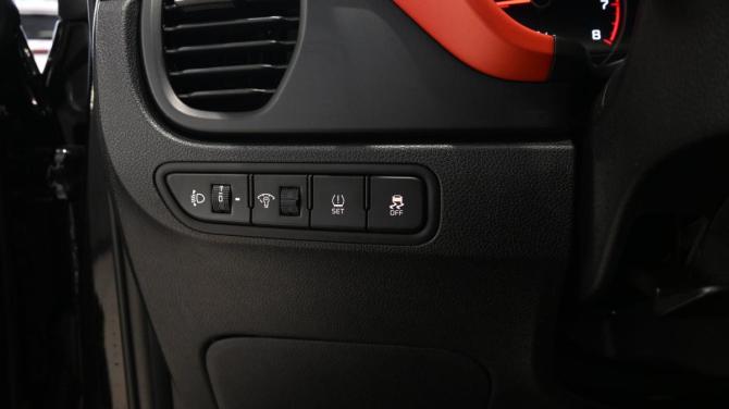Kia Rio IV Рестайлинг с пробегом 2021 года, цена 1 750 000 рублей, 87168 км, хэтчбек, Автокод Объявления