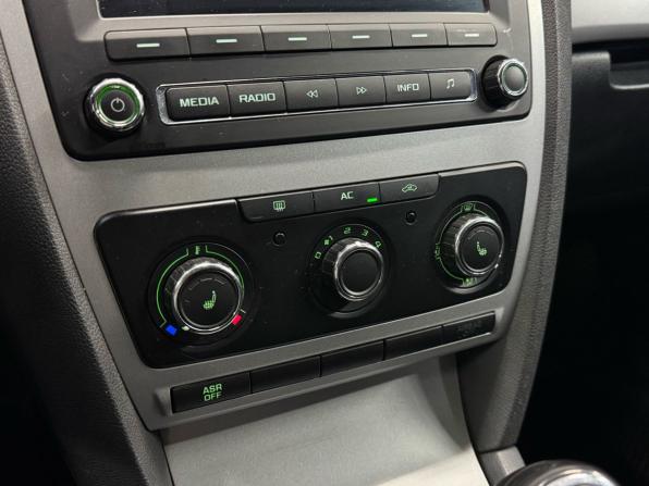 Skoda Octavia II (A5) Рестайлинг с пробегом 2012 года, цена 690 000 рублей, 206235 км, лифтбек, Автокод Объявления