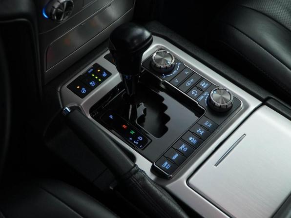 Toyota Land Cruiser 200 Series Рестайлинг 2 с пробегом 2017 года, цена 6 527 077 рублей, 131636 км, внедорожник, Автокод Объявления