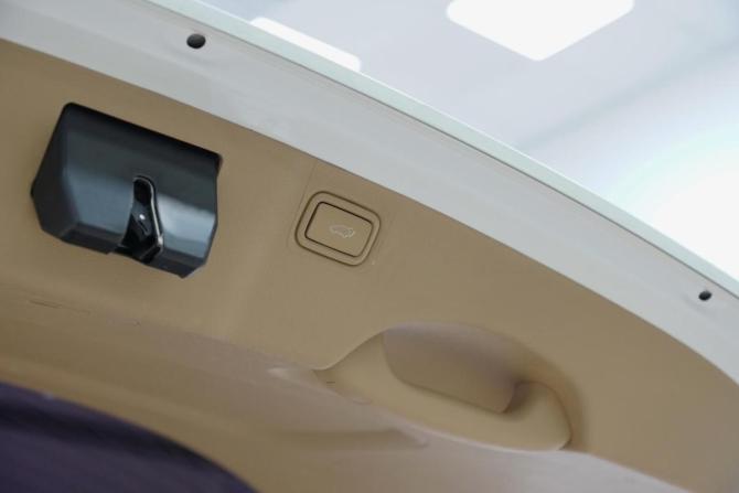 Kia Carnival III с пробегом 2018 года, цена 1 589 000 рублей, 89368 км, минивэн, Автокод Объявления