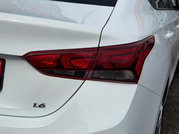 Hyundai Solaris II с пробегом 2018 года, цена 960 000 рублей, 109000 км, седан, Автокод Объявления