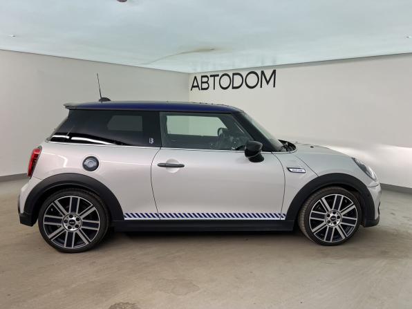 Mini Hatch III (F55/F56) Рестайлинг 2 с пробегом 2022 года, цена 3 790 000 рублей, 20650 км, хэтчбек, Автокод Объявления