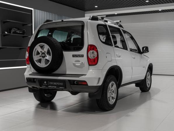 Chevrolet Niva I Рестайлинг с пробегом 2016 года, цена 630 000 рублей, 135077 км, внедорожник, Автокод Объявления