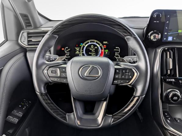 Lexus LX IV с пробегом 2025 года, цена 19 500 000 рублей, 15160 км, внедорожник, Автокод Объявления