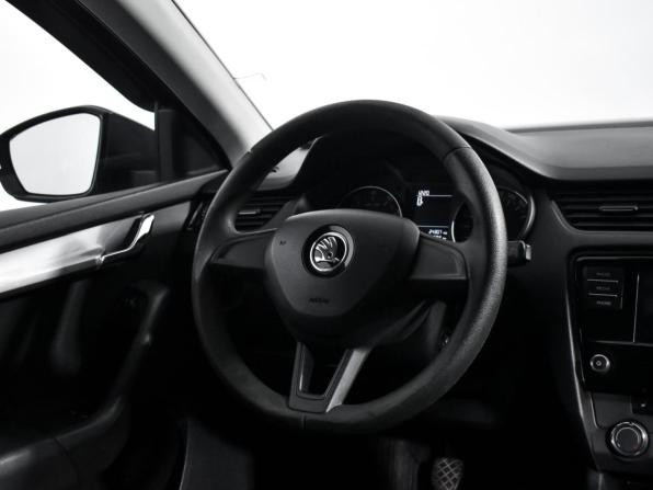 Skoda Octavia III (A7) Рестайлинг с пробегом 2017 года, цена 1 290 000 рублей, 204534 км, лифтбек, Автокод Объявления
