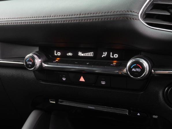 Mazda 3 IV (BP) с пробегом 2021 года, цена 1 879 000 рублей, 76294 км, хэтчбек, Автокод Объявления
