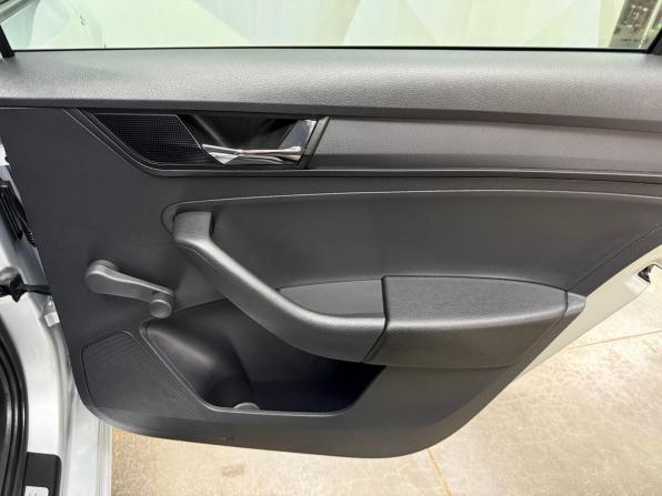 Skoda Rapid I Рестайлинг с пробегом 2019 года, цена 1 340 000 рублей, 129146 км, лифтбек, Автокод Объявления