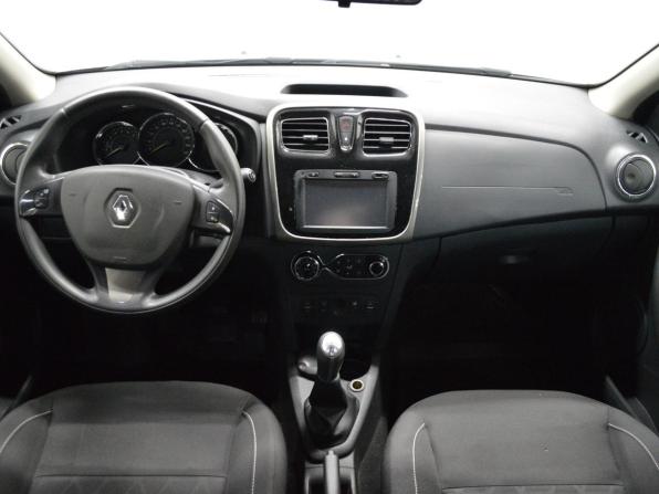 Renault Sandero II с пробегом 2015 года, цена 850 000 рублей, 99900 км, хэтчбек, Автокод Объявления