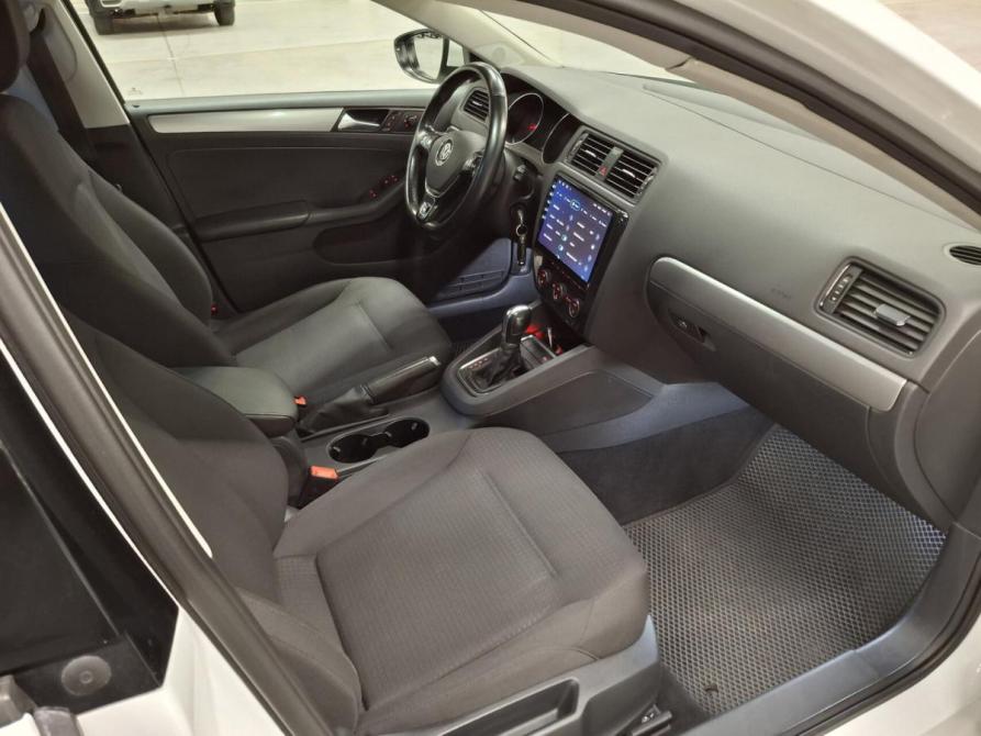 Volkswagen Jetta VI Рестайлинг Казань  - изображение 13