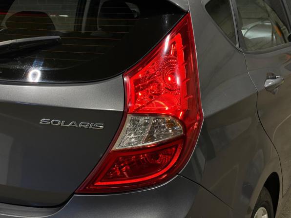 Hyundai Solaris I Рестайлинг с пробегом 2015 года, цена 990 000 рублей, 122306 км, хэтчбек, Автокод Объявления