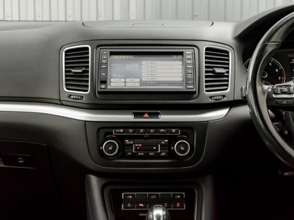 Volkswagen Sharan II с пробегом 2011 года, цена 1 300 000 рублей, 139900 км, минивэн, Автокод Объявления