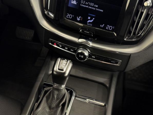 Volvo XC60 II с пробегом 2020 года, цена 3 600 000 рублей, 108000 км, внедорожник, Автокод Объявления