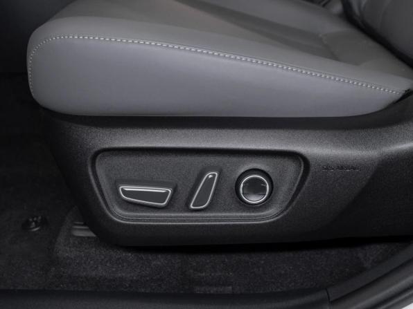 Toyota RAV4 VI (XA60) с пробегом 2025 года, цена 4 300 000 рублей, 5 км, внедорожник, Автокод Объявления