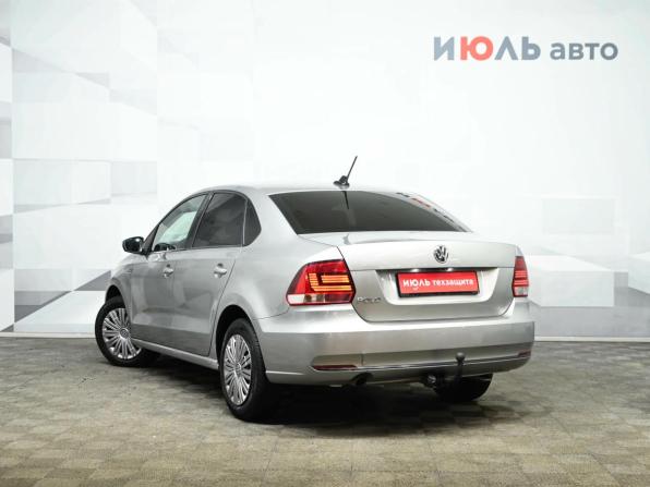 Volkswagen Polo V Рестайлинг с пробегом 2018 года, цена 850 000 рублей, 238509 км, седан, Автокод Объявления