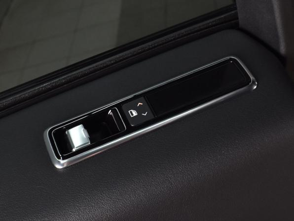 Land Rover Range Rover IV Рестайлинг с пробегом 2018 года, цена 6 534 995 рублей, 69064 км, внедорожник, Автокод Объявления