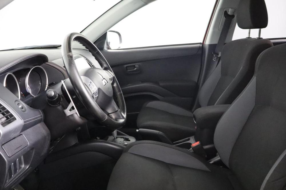 Mitsubishi Outlander II Рестайлинг Санкт-Петербург  - изображение 7