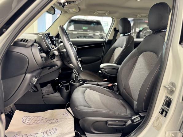 Mini Hatch III (F55/F56) Рестайлинг с пробегом 2020 года, цена 2 280 000 рублей, 26000 км, хэтчбек, Автокод Объявления