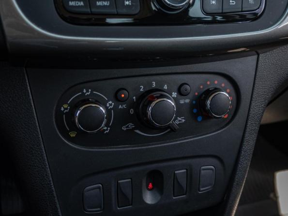 Renault Logan II Рестайлинг с пробегом 2022 года, цена 980 000 рублей, 109742 км, седан, Автокод Объявления