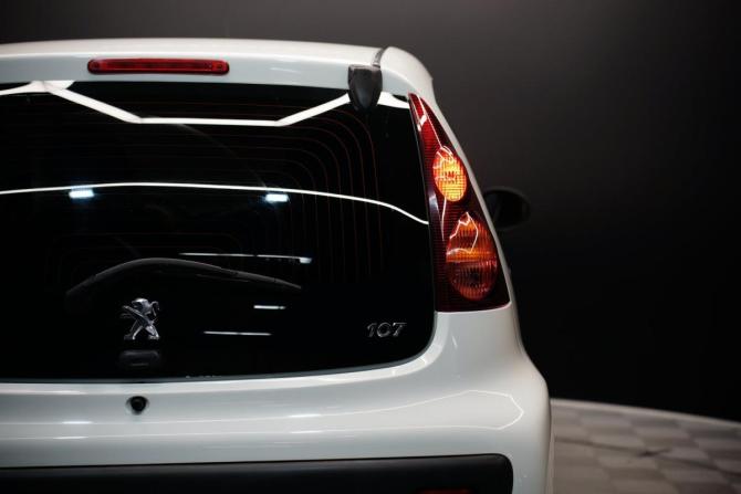 Peugeot 107 I Рестайлинг 2 с пробегом 2014 года, цена 640 000 рублей, 144000 км, хэтчбек, Автокод Объявления