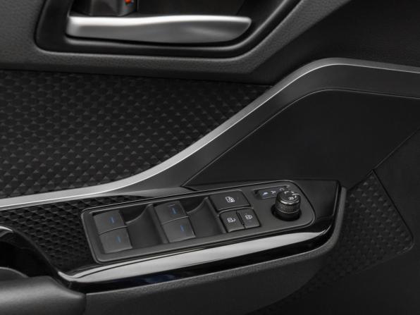 Toyota C-HR I Рестайлинг с пробегом 2021 года, цена 2 690 000 рублей, 70096 км, внедорожник, Автокод Объявления