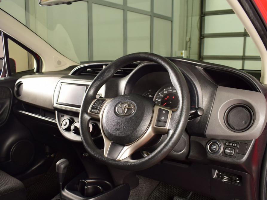 Toyota Vitz III (XP130) Рестайлинг Кемерово  - изображение 6