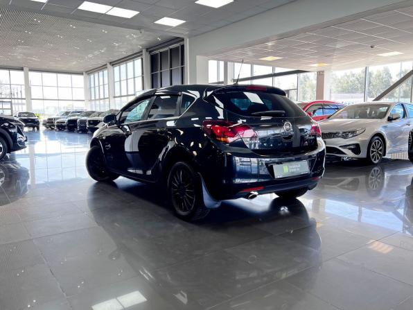 Opel Astra J с пробегом 2011 года, цена 695 000 рублей, 240000 км, хэтчбек, Автокод Объявления