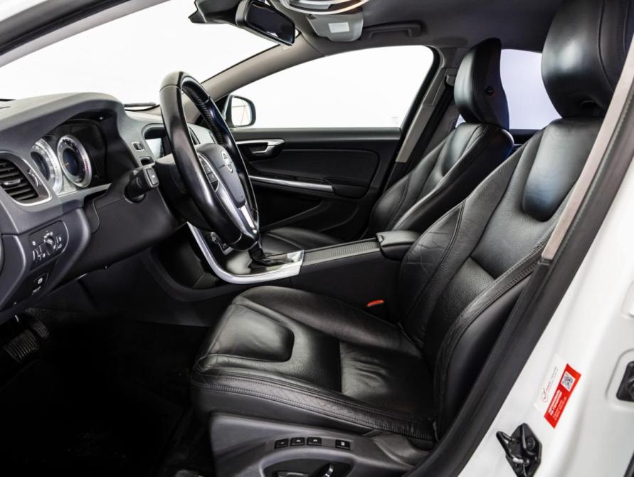 Volvo S60 II Рестайлинг Санкт-Петербург  - изображение 22