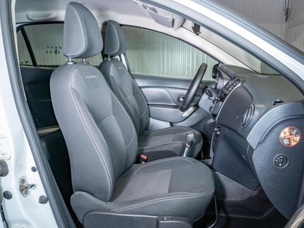 Renault Logan II Рестайлинг с пробегом 2022 года, цена 1 360 000 рублей, 43226 км, седан, Автокод Объявления