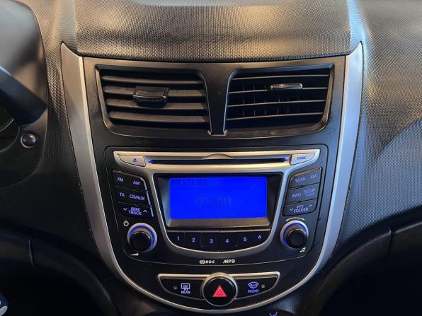 Hyundai Solaris I с пробегом 2012 года, цена 476 000 рублей, 318022 км, седан, Автокод Объявления