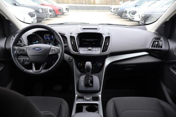 Ford Kuga II Рестайлинг с пробегом 2018 года, цена 1 599 000 рублей, 152000 км, внедорожник, Автокод Объявления