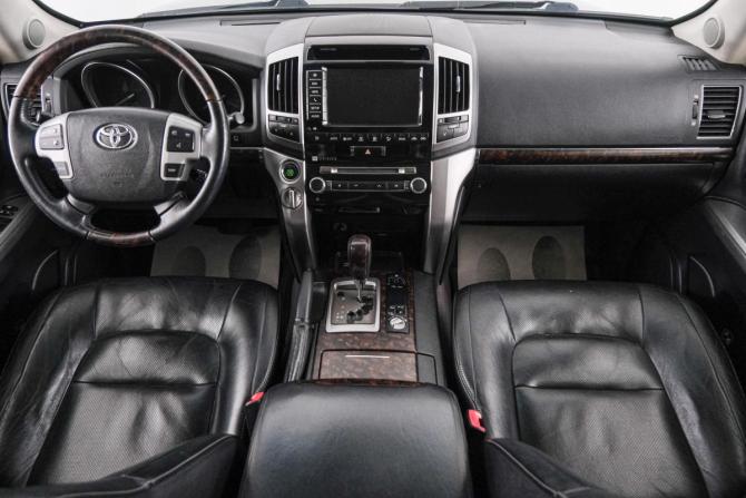Toyota Land Cruiser 200 Series Рестайлинг 1 с пробегом 2013 года, цена 4 399 000 рублей, 365000 км, внедорожник, Автокод Объявления