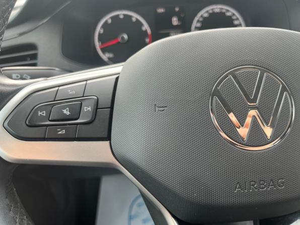 Volkswagen Polo VI с пробегом 2021 года, цена 1 683 000 рублей, 76129 км, лифтбек, Автокод Объявления