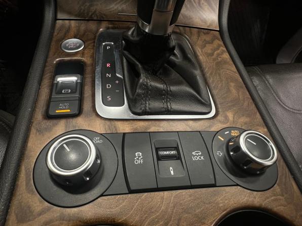 Volkswagen Touareg II с пробегом 2011 года, цена 1 950 000 рублей, 346589 км, внедорожник, Автокод Объявления